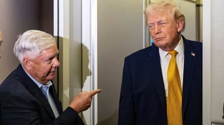 Дональд Трамп розмовляє із сенатором Ліндсі Гремом про його здоров’я